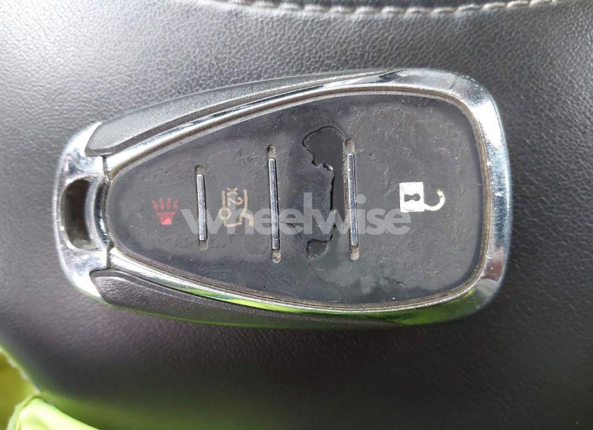 Photo 11 of 2018 Chevrolet Camaro 2LT (VIN 1G1FC1RS7J0112686)