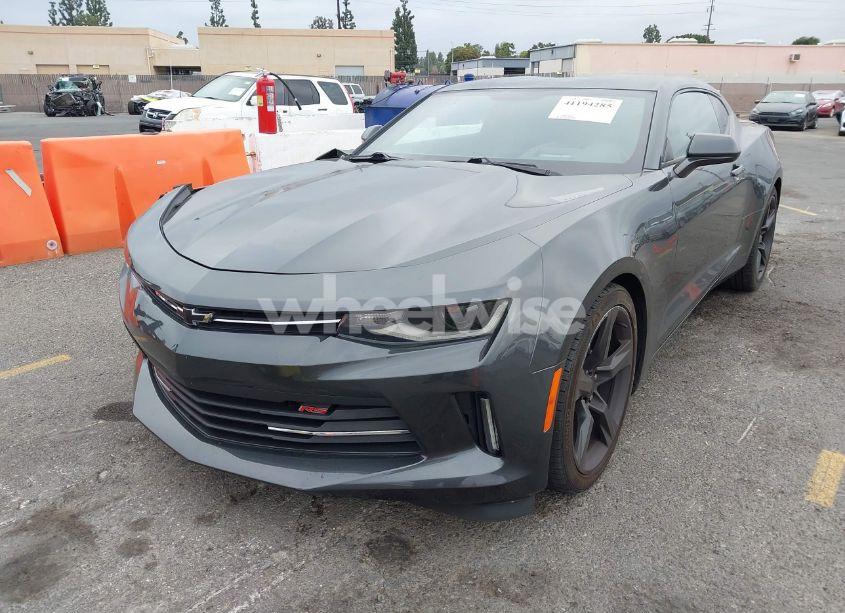 Photo 2 of 2018 Chevrolet Camaro 2LT (VIN 1G1FC1RS7J0112686)