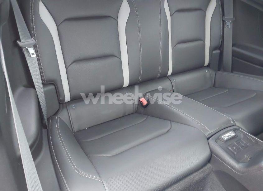 Photo 8 of 2018 Chevrolet Camaro 2LT (VIN 1G1FC1RS7J0112686)