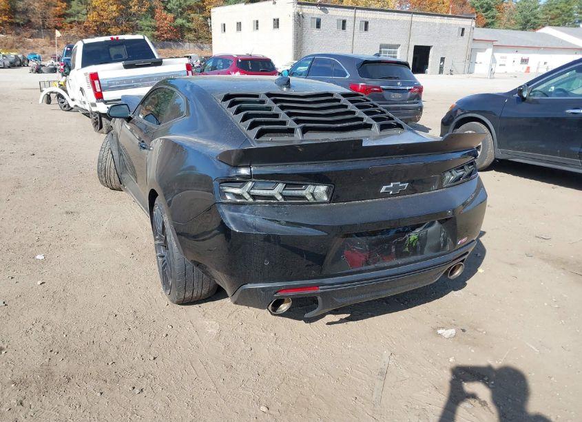 Photo 3 of 2017 Chevrolet Camaro 2LT (VIN 1G1FC1RSXH0179549)