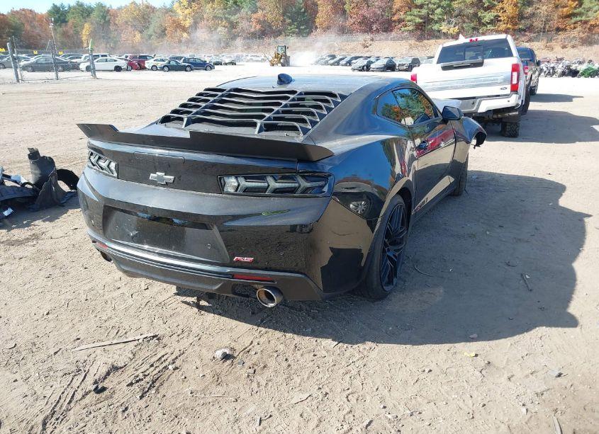 Photo 4 of 2017 Chevrolet Camaro 2LT (VIN 1G1FC1RSXH0179549)