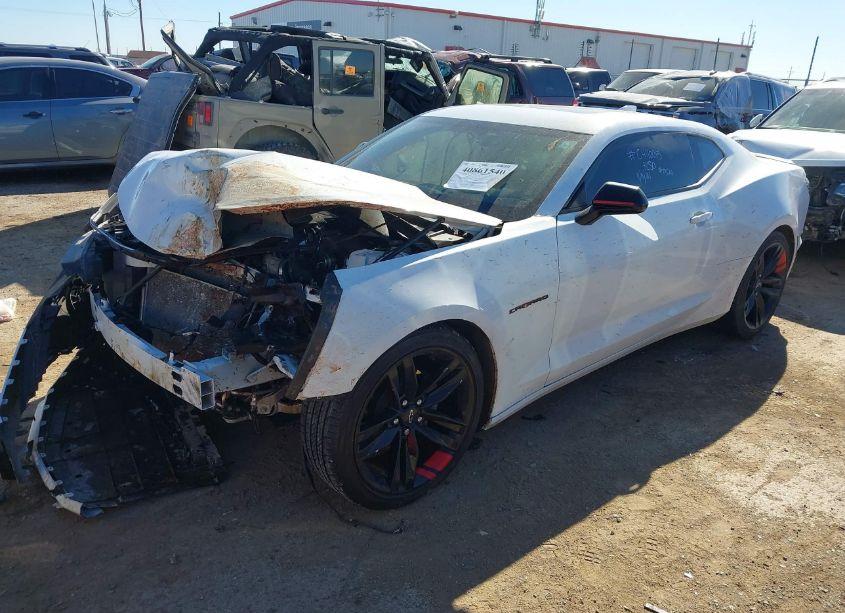 Photo 2 of 2022 Chevrolet Camaro RWD 2LT (VIN 1G1FC1RX0N0106097)