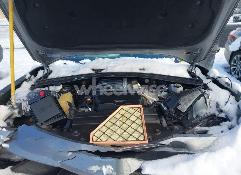 Photo 10 of 2019 Chevrolet Camaro 2LT (VIN 1G1FC1RX8K0127503)