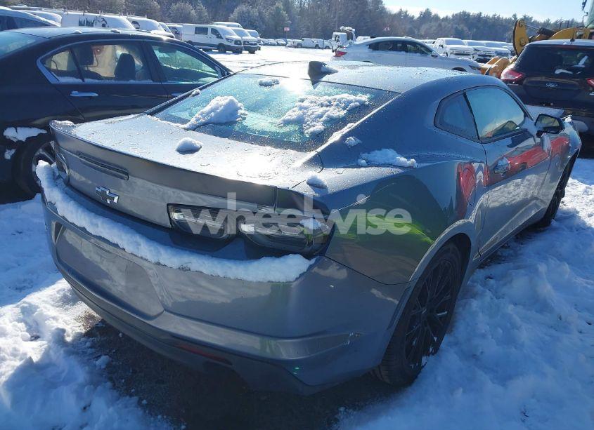Photo 4 of 2019 Chevrolet Camaro 2LT (VIN 1G1FC1RX8K0127503)