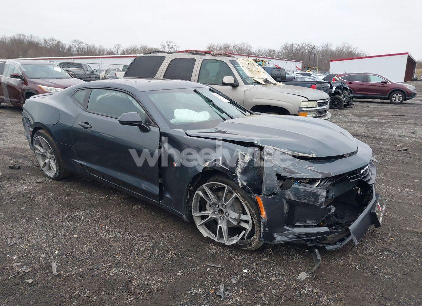 2021 Chevrolet Camaro RWD 2LT/RWD 3LT (VIN 1G1FC3DX2M0110427) main photo
