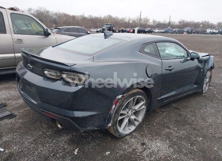 Photo 4 of 2021 Chevrolet Camaro RWD 2LT/RWD 3LT (VIN 1G1FC3DX2M0110427)