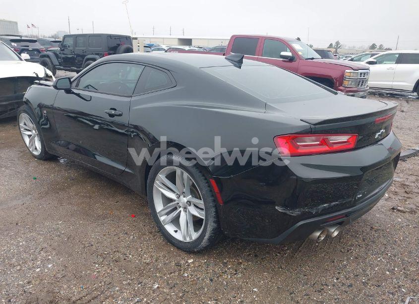 Photo 3 of 2016 Chevrolet Camaro 2LT (VIN 1G1FD1RS0G0191317)