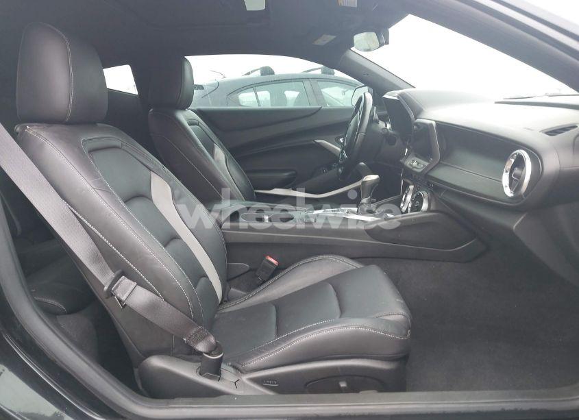 Photo 5 of 2016 Chevrolet Camaro 2LT (VIN 1G1FD1RS0G0191317)