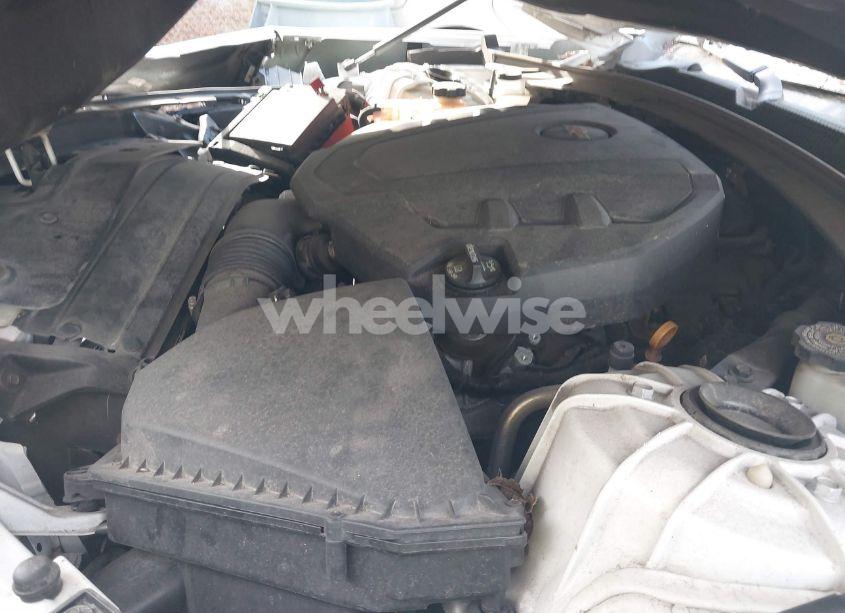 Photo 10 of 2016 Chevrolet Camaro 2LT (VIN 1G1FD1RS1G0190984)