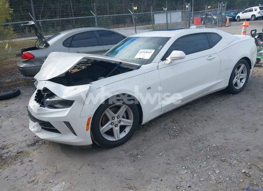Photo 2 of 2016 Chevrolet Camaro 2LT (VIN 1G1FD1RS1G0190984)