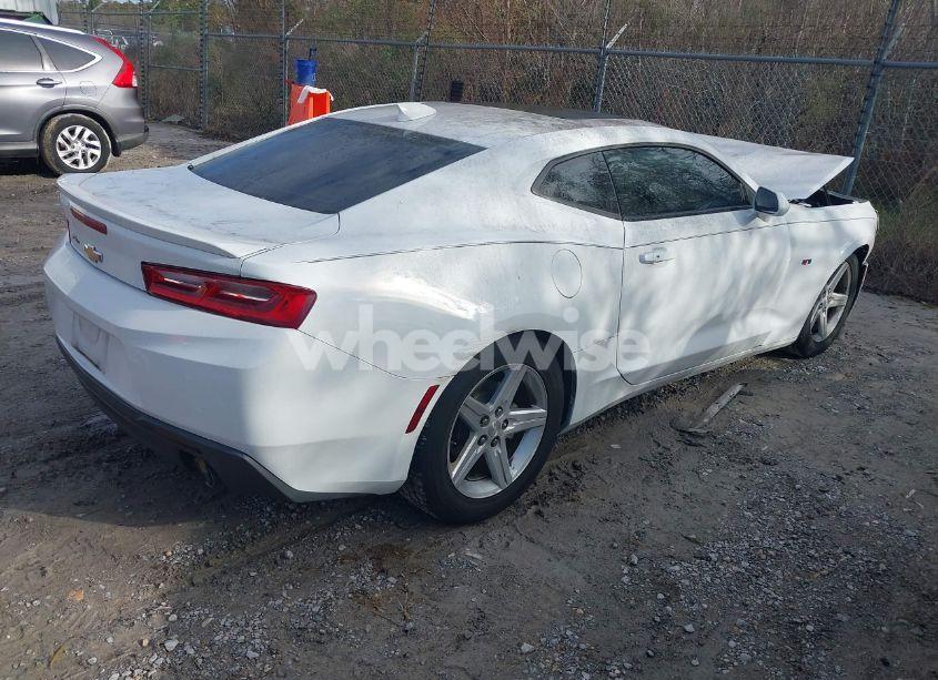 Photo 4 of 2016 Chevrolet Camaro 2LT (VIN 1G1FD1RS1G0190984)