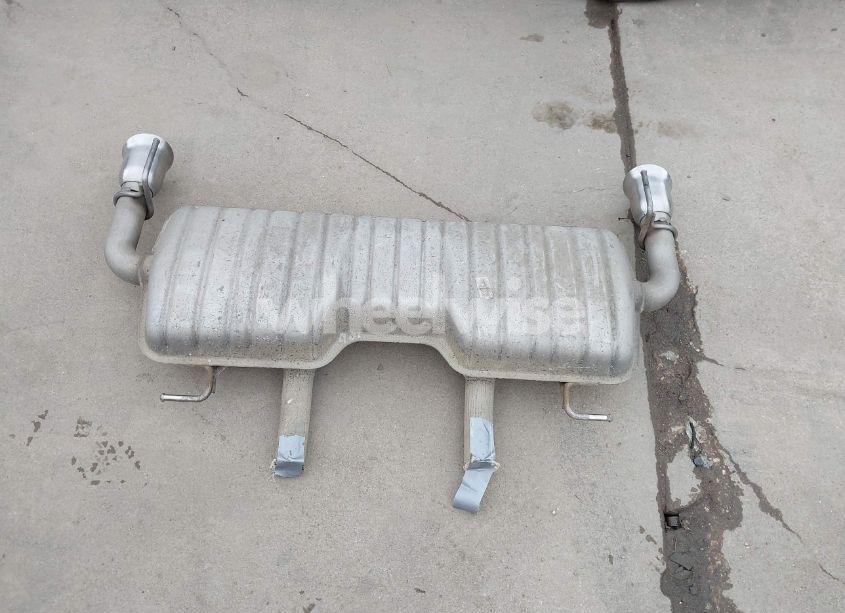 Photo 12 of 2016 Chevrolet Camaro 2LT (VIN 1G1FD1RS2G0133841)