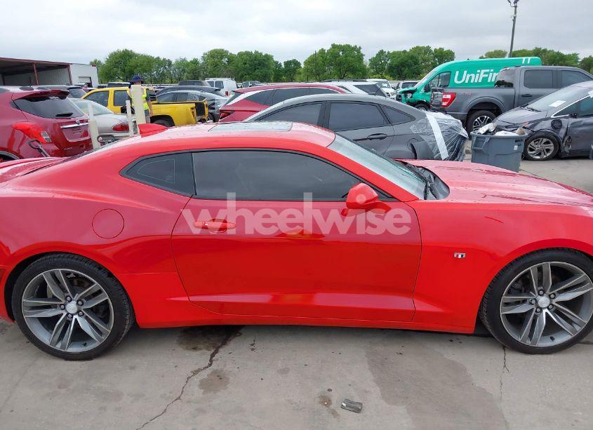 Photo 14 of 2016 Chevrolet Camaro 2LT (VIN 1G1FD1RS2G0133841)