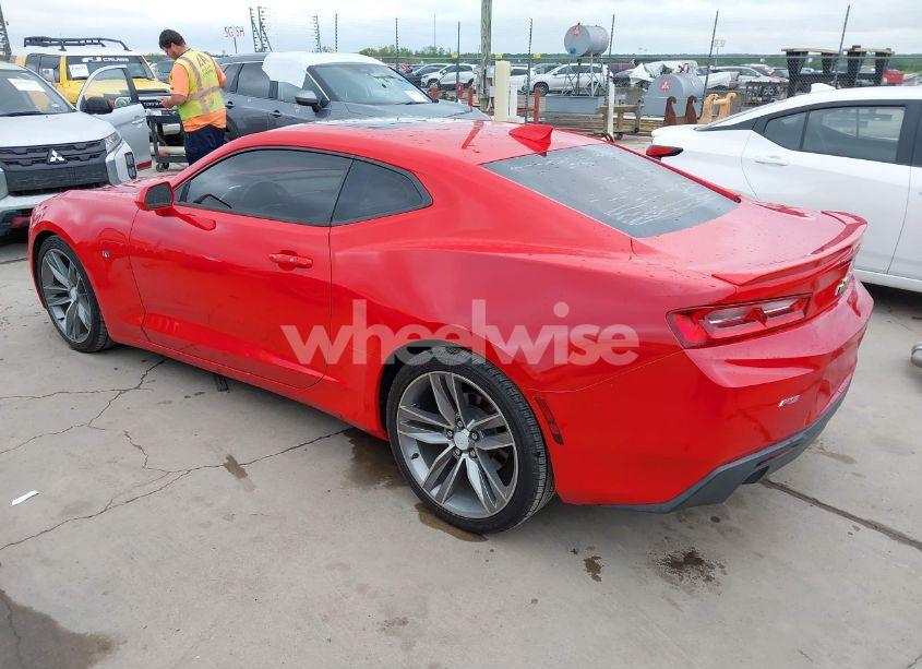 Photo 3 of 2016 Chevrolet Camaro 2LT (VIN 1G1FD1RS2G0133841)