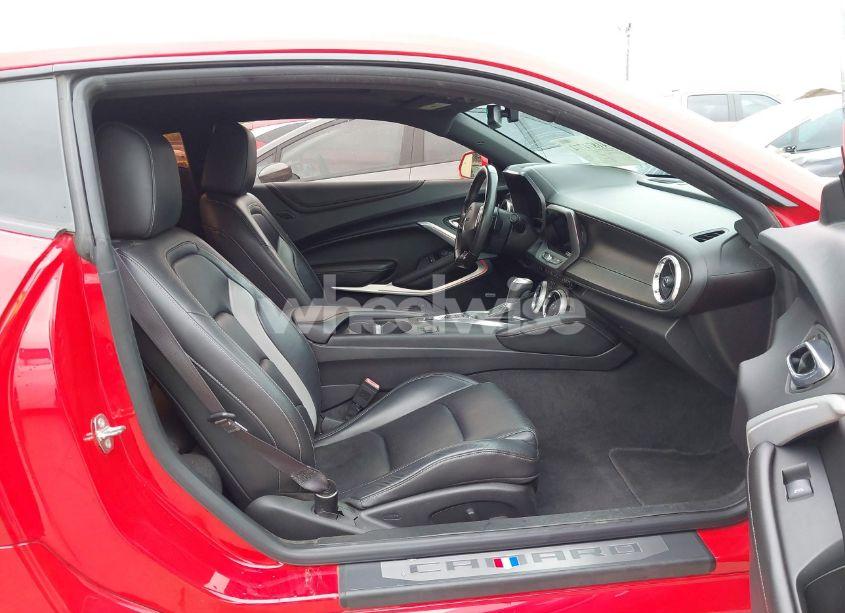 Photo 5 of 2016 Chevrolet Camaro 2LT (VIN 1G1FD1RS2G0133841)