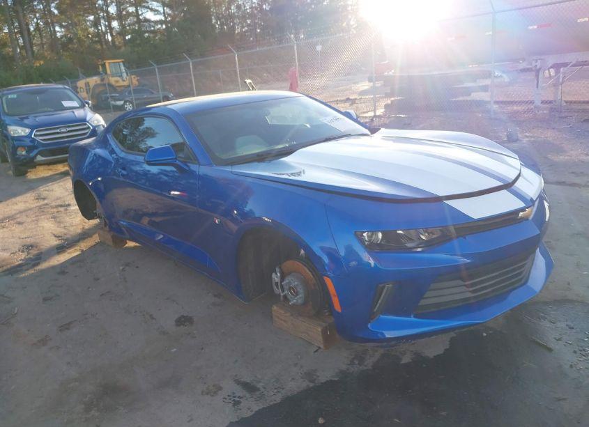 2017 Chevrolet Camaro 2LT (VIN 1G1FD1RS2H0153220) main photo