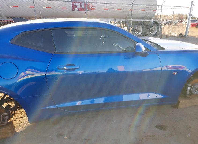 Photo 13 of 2017 Chevrolet Camaro 2LT (VIN 1G1FD1RS2H0153220)