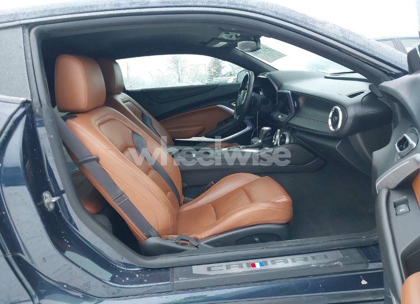 Photo 5 of 2016 Chevrolet Camaro 2LT (VIN 1G1FD1RS3G0134786)