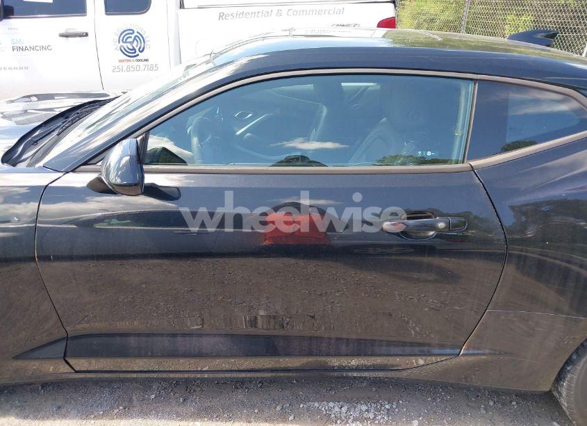 Photo 14 of 2016 Chevrolet Camaro 2LT (VIN 1G1FD1RS3G0145951)