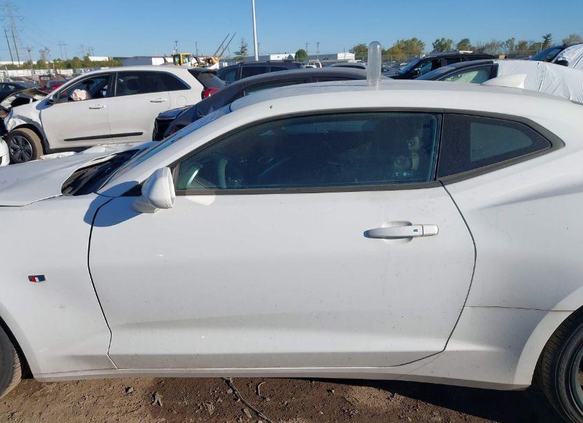 Photo 14 of 2017 Chevrolet Camaro 2LT (VIN 1G1FD1RS3H0110876)