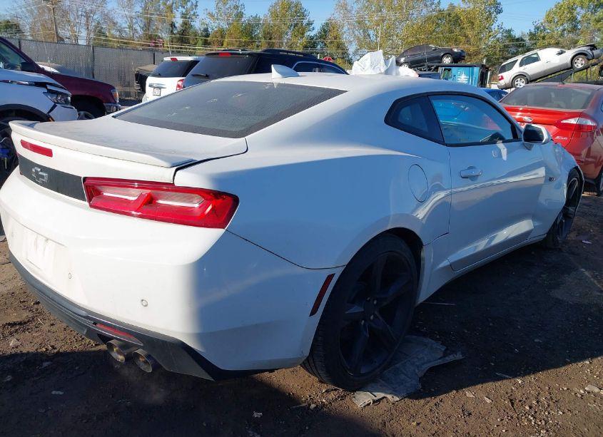 Photo 4 of 2017 Chevrolet Camaro 2LT (VIN 1G1FD1RS3H0110876)