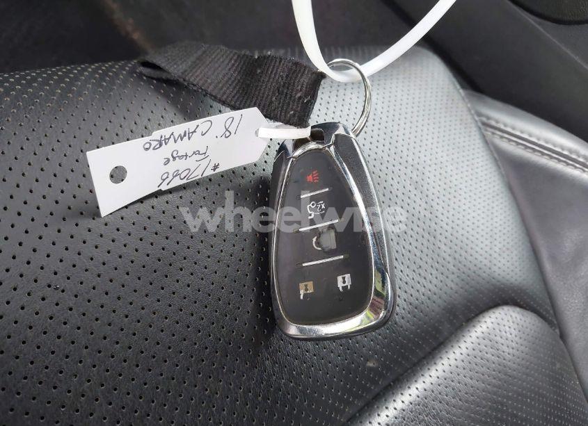 Photo 11 of 2018 Chevrolet Camaro 2LT (VIN 1G1FD1RS3J0142605)