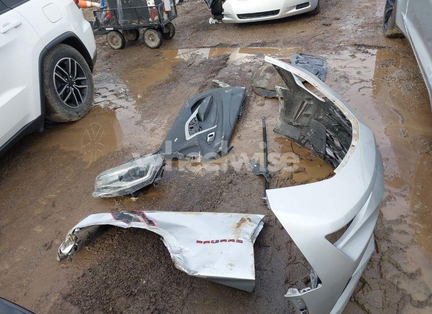 Photo 12 of 2018 Chevrolet Camaro 2LT (VIN 1G1FD1RS3J0142605)