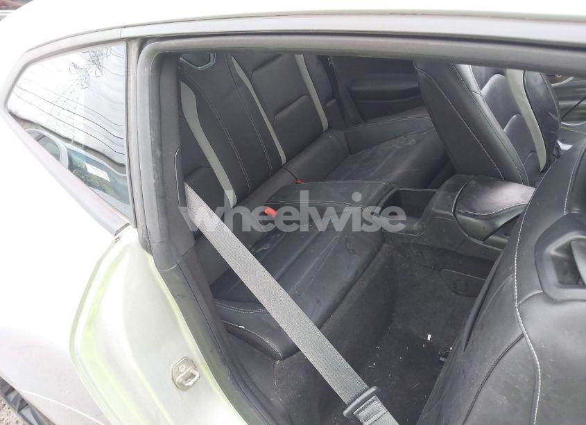 Photo 8 of 2018 Chevrolet Camaro 2LT (VIN 1G1FD1RS3J0142605)