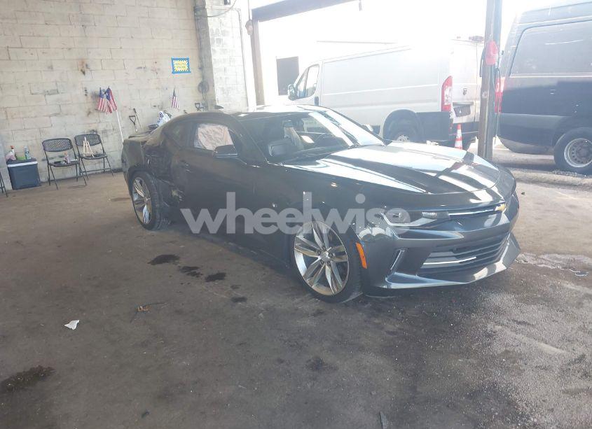 2016 Chevrolet Camaro 2LT (VIN 1G1FD1RS4G0107127) main photo