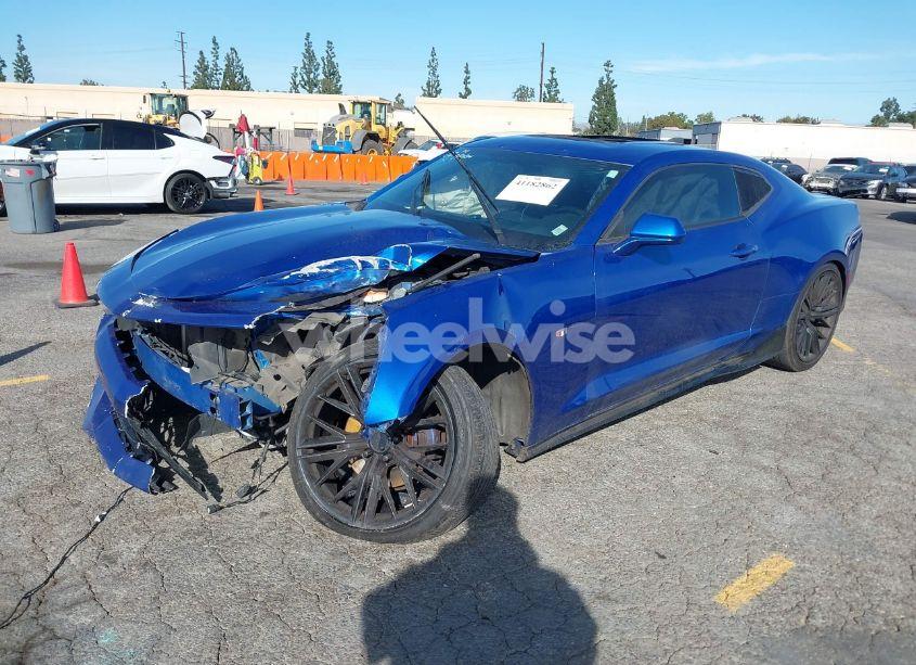 Photo 2 of 2016 Chevrolet Camaro 2LT (VIN 1G1FD1RS4G0125885)