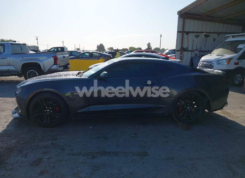 Photo 14 of 2017 Chevrolet Camaro 2LT (VIN 1G1FD1RS5H0107025)