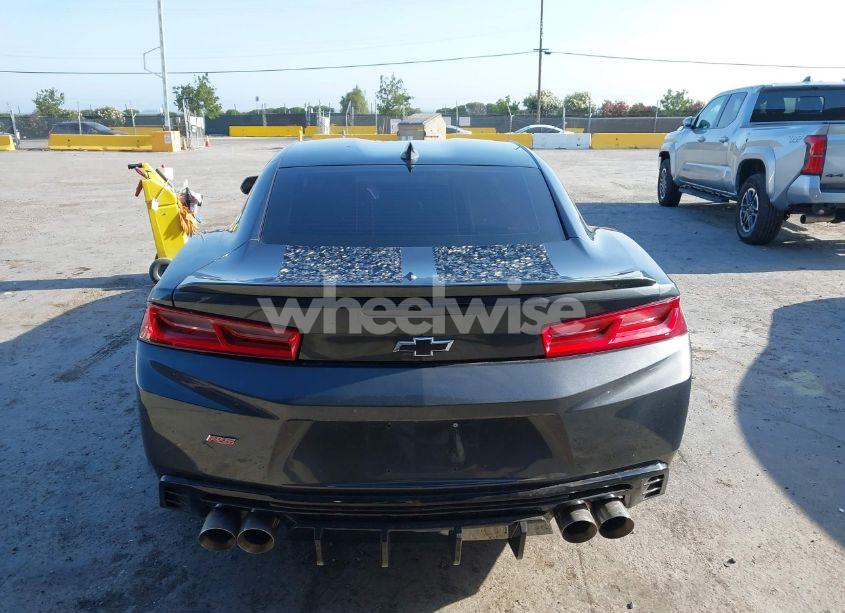 Photo 16 of 2017 Chevrolet Camaro 2LT (VIN 1G1FD1RS5H0107025)