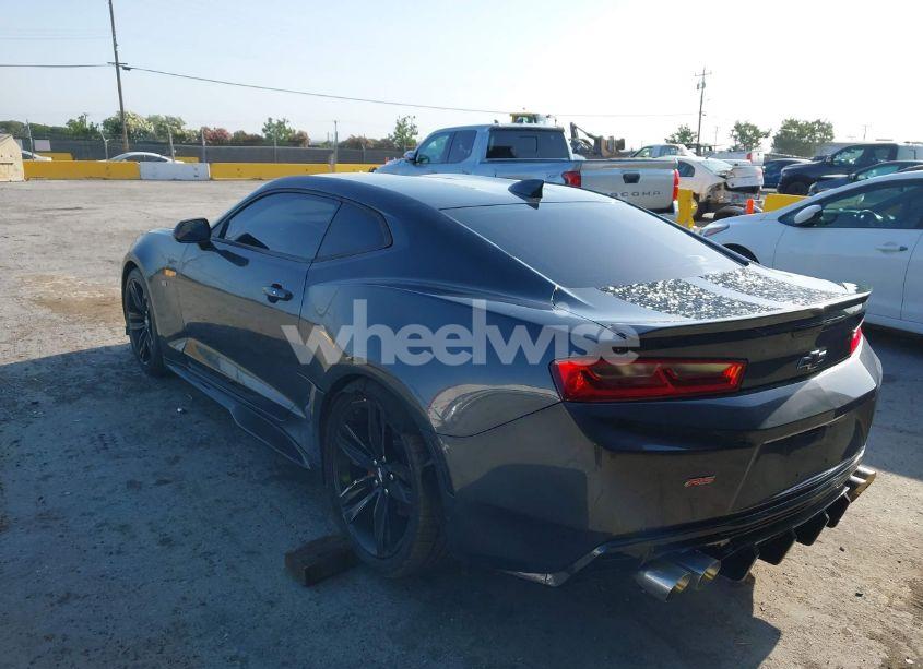 Photo 6 of 2017 Chevrolet Camaro 2LT (VIN 1G1FD1RS5H0107025)