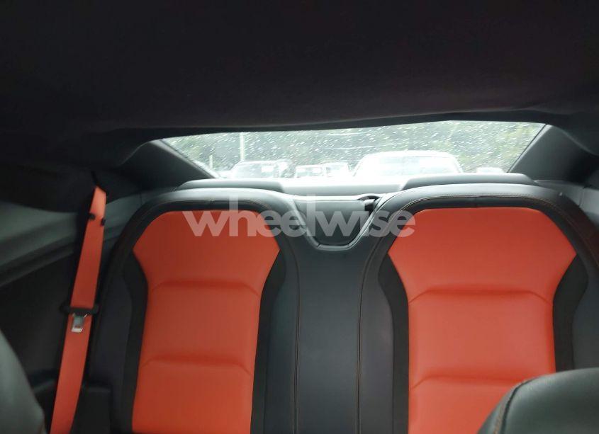 Photo 18 of 2018 Chevrolet Camaro 2LT (VIN 1G1FD1RS5J0160524)