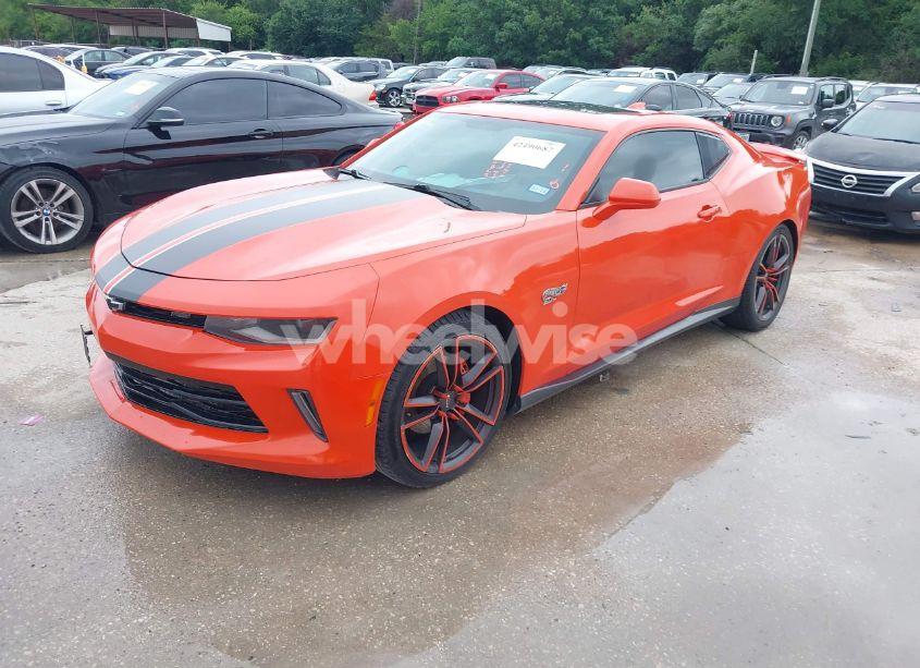 Photo 2 of 2018 Chevrolet Camaro 2LT (VIN 1G1FD1RS5J0160524)