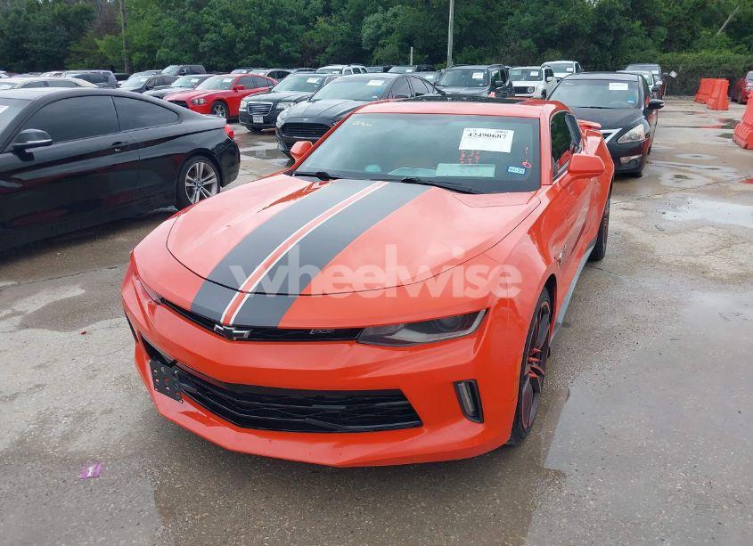 Photo 6 of 2018 Chevrolet Camaro 2LT (VIN 1G1FD1RS5J0160524)