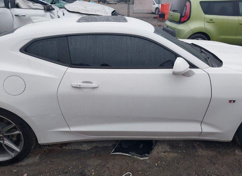 Photo 13 of 2019 Chevrolet Camaro 2LT (VIN 1G1FD1RS5K0151274)