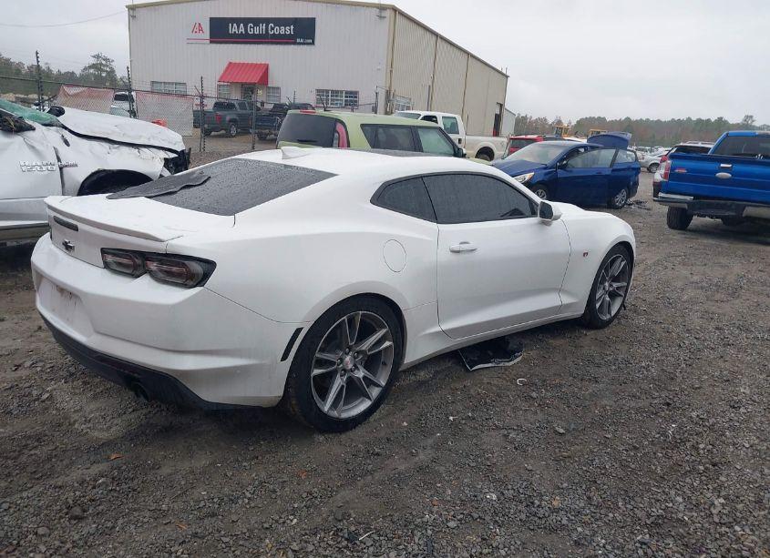 Photo 4 of 2019 Chevrolet Camaro 2LT (VIN 1G1FD1RS5K0151274)