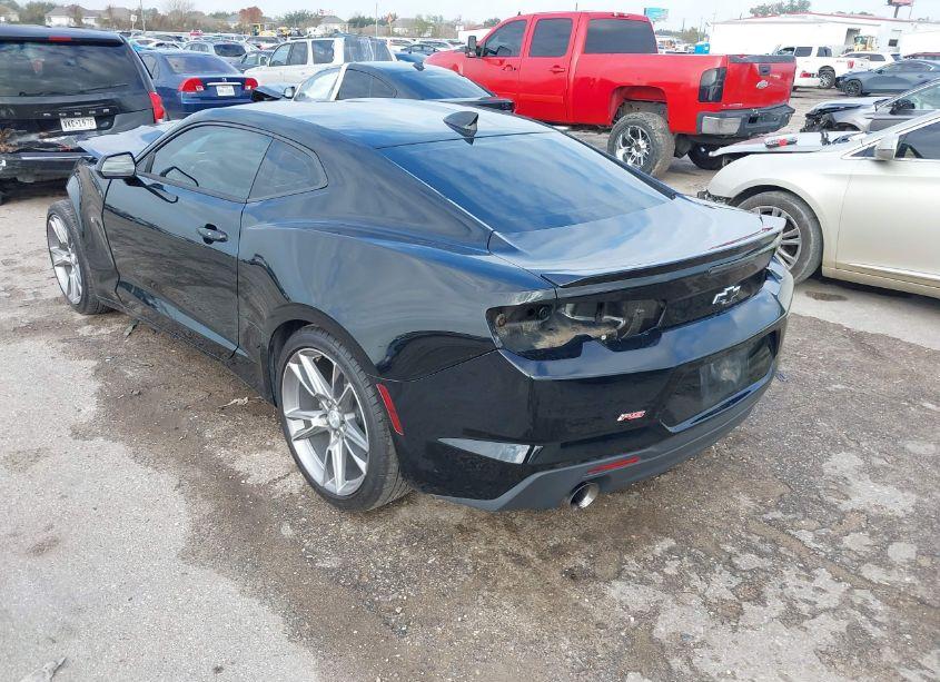 Photo 3 of 2019 Chevrolet Camaro 2LT (VIN 1G1FD1RS6K0111012)
