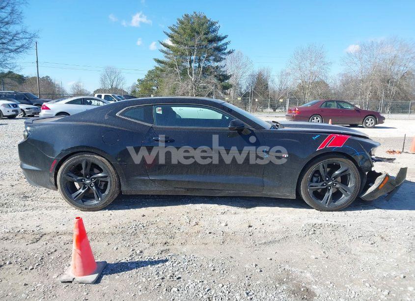 Photo 13 of 2019 Chevrolet Camaro 3LT (VIN 1G1FD1RS6K0133527)