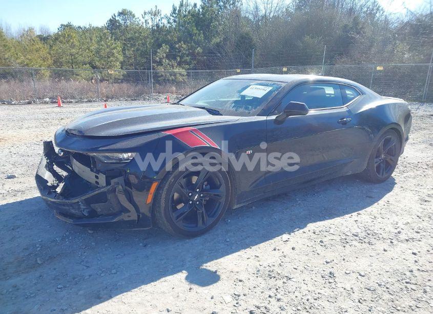 Photo 2 of 2019 Chevrolet Camaro 3LT (VIN 1G1FD1RS6K0133527)