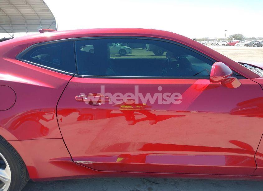 Photo 13 of 2016 Chevrolet Camaro 2LT (VIN 1G1FD1RS7G0140820)