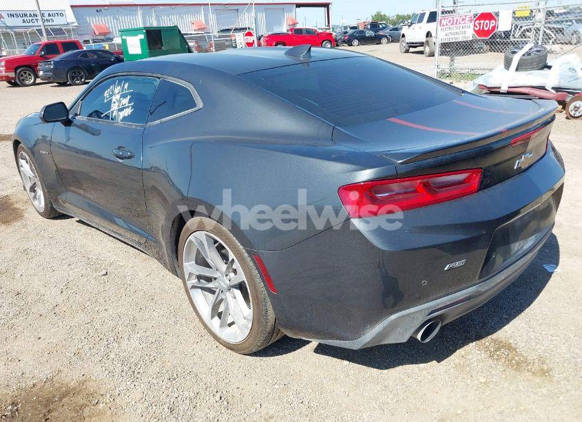 Photo 3 of 2017 Chevrolet Camaro 2LT (VIN 1G1FD1RS7H0158512)