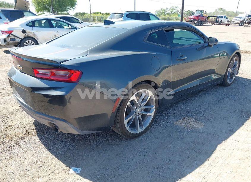 Photo 4 of 2017 Chevrolet Camaro 2LT (VIN 1G1FD1RS7H0158512)