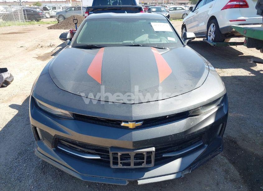 Photo 6 of 2017 Chevrolet Camaro 2LT (VIN 1G1FD1RS7H0158512)
