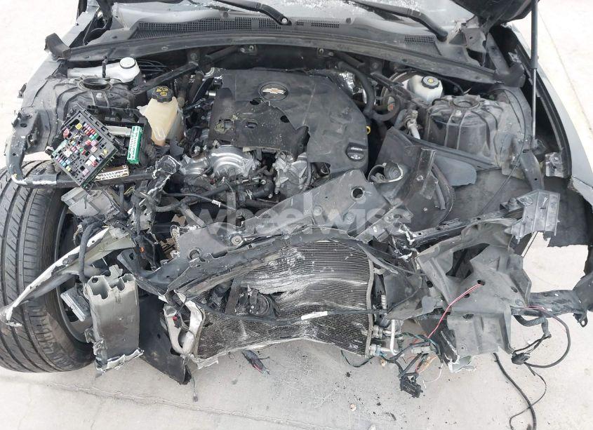 Photo 10 of 2018 Chevrolet Camaro 2LT (VIN 1G1FD1RS7J0145362)