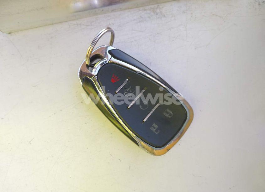 Photo 11 of 2018 Chevrolet Camaro 2LT (VIN 1G1FD1RS7J0145362)