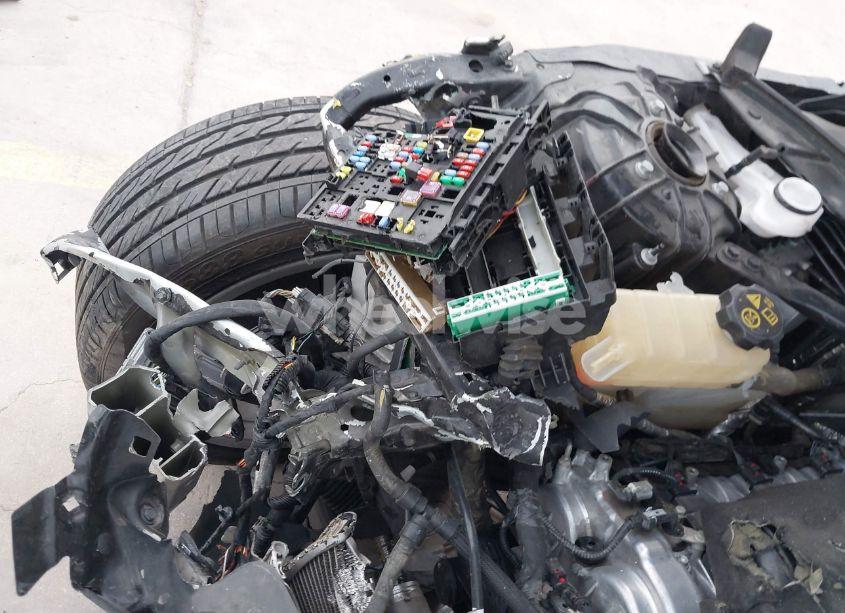 Photo 22 of 2018 Chevrolet Camaro 2LT (VIN 1G1FD1RS7J0145362)