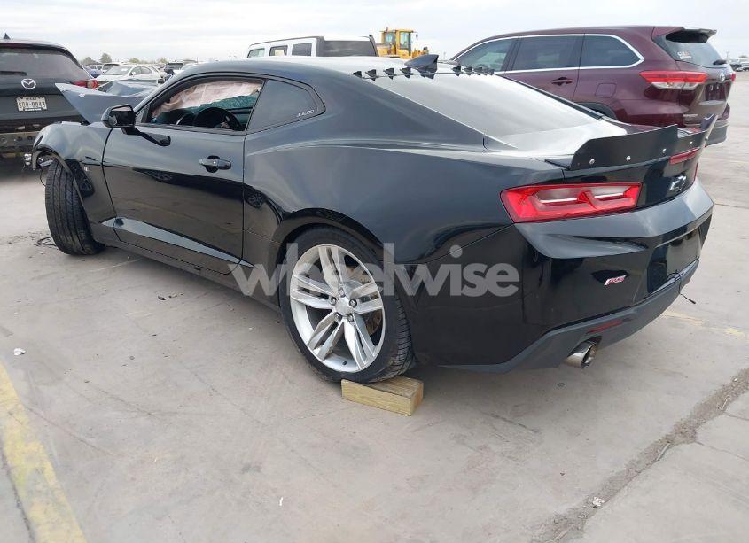 Photo 3 of 2018 Chevrolet Camaro 2LT (VIN 1G1FD1RS7J0145362)