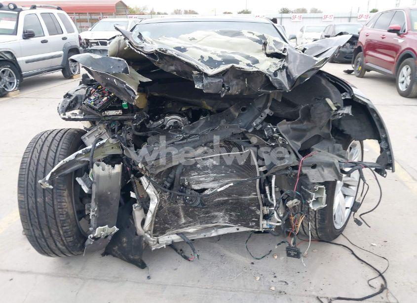 Photo 6 of 2018 Chevrolet Camaro 2LT (VIN 1G1FD1RS7J0145362)